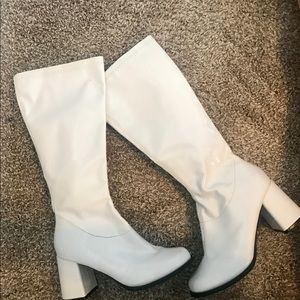 Ellie White Boots